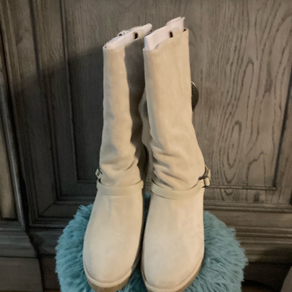 “BOX NOT INCLUDED” BRAND NEW FRANCO SARTO BOOTS SIZE 9.5! NWT! COLOR IS CREAM! - Picture 1 of 8